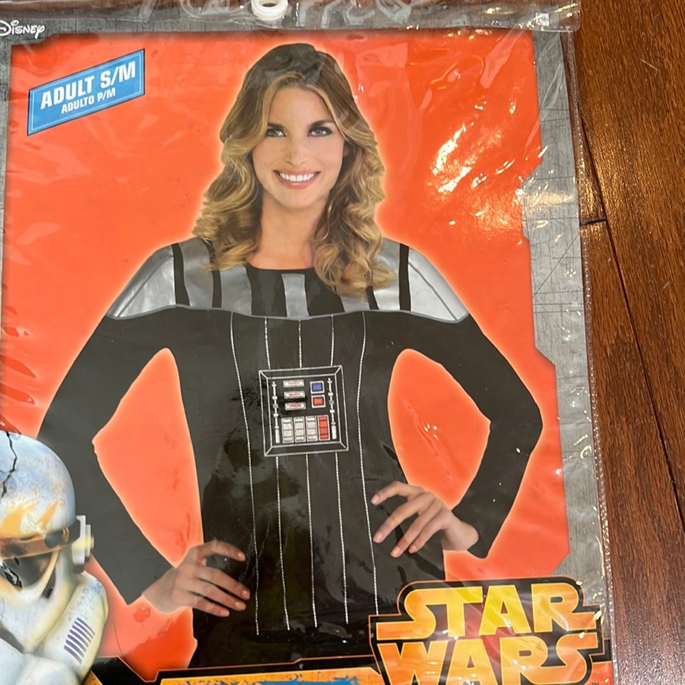 NWT Darth Vader long sleeve top women. Size S/M